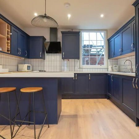 Villa Pass The Keys Stylish Grade II Listed House Cheltenham Esterno foto
