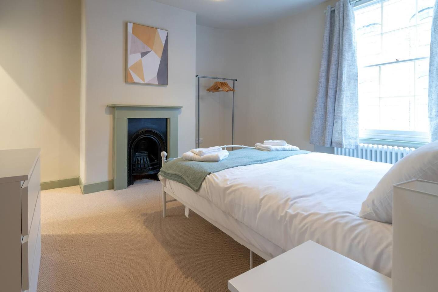 Villa Pass The Keys Stylish Grade II Listed House Cheltenham Esterno foto